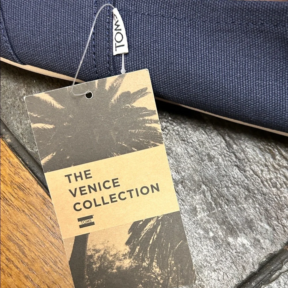 TOMS Men's Dark Blue Canvas Loafers - Picture 6 of 6